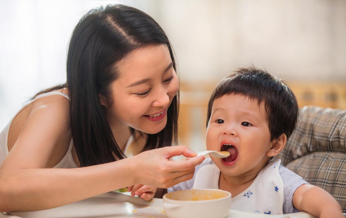 六个月宝宝辅食食谱及一天安排表